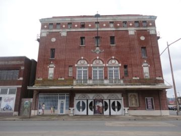 Nicknamed the "Showplace of the South," the Saenger sat about 1,500 viewers. Inside was a balcony, marble floors, a large balcony and a chandelier comprised of crystal. Restoration efforts in the mid 1990s failed to generate interest in reopening the theater full-time.