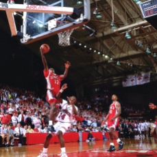 During the 1990-91 season, Arkansas challenged the nation's preeminent team: No. 1 UNLV. The rebels were defending champions and riding a 30-game winning streak that spanned two seasons. The No. 2 Razorbacks, winners of 20 straight, couldn't keep pace with the Rebels -- a group Richardson dubbed "the NBA's second-best team." In the only No. 1 vs. No. 2 matchup in school history, UNLV outlasted Arkansas 112-105.